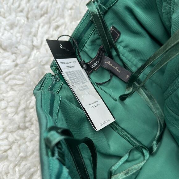 BCBGMaxAzira Tristina Deep Evergreen Scrunch Style Mini Dress Flower Sexy BK6 - Picture 6 of 12